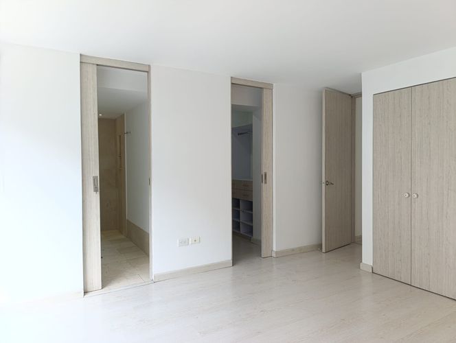 Apartamento de 3 alcobas en arriendo en El Poblado, Medellín, 159 m² · foto 10 de 19