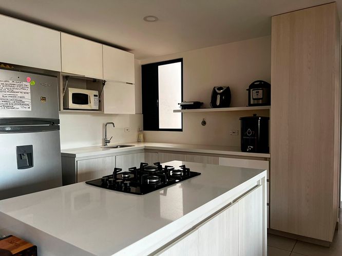 Apartamento de 3 alcobas en arriendo en Cumbres, Envigado, 102 m² · foto 8 de 16