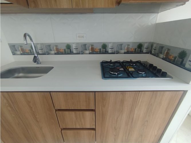 Apartamento de 3 alcobas en arriendo en Loma Del Indio, Medellín, 50 m² · foto 2 de 18