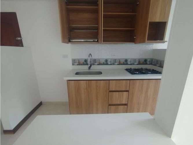 Apartamento de 3 alcobas en arriendo en Loma Del Indio, Medellín, 50 m² · foto 3 de 18
