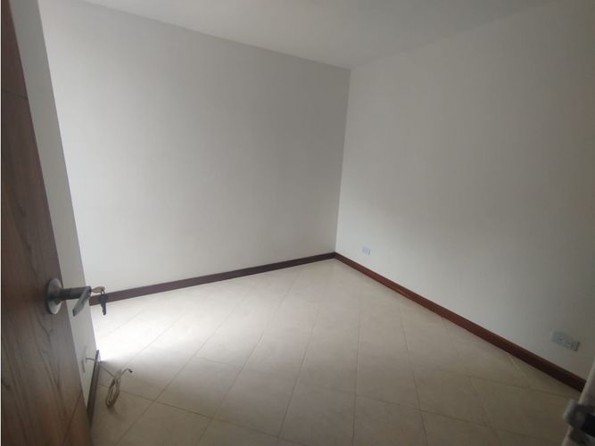 Apartamento de 3 alcobas en arriendo en Loma Del Indio, Medellín, 50 m² · foto 13 de 18