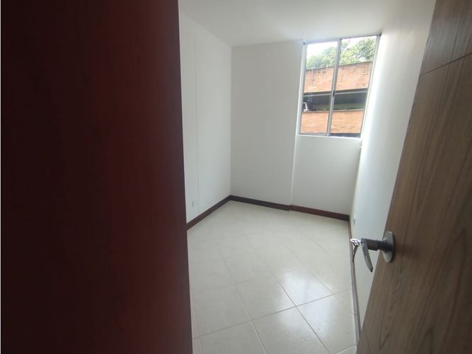 Apartamento de 3 alcobas en arriendo en Loma Del Indio, Medellín, 50 m² · foto 15 de 18