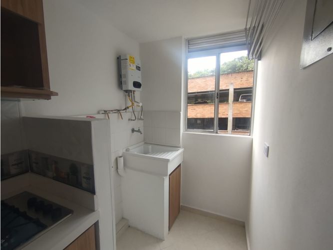 Apartamento de 3 alcobas en arriendo en Loma Del Indio, Medellín, 50 m² · foto 16 de 18