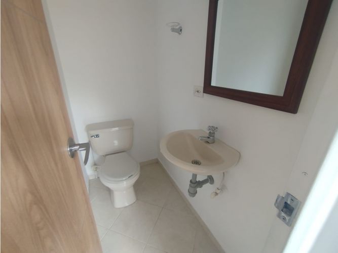Apartamento de 3 alcobas en arriendo en Loma Del Indio, Medellín, 50 m² · foto 17 de 18