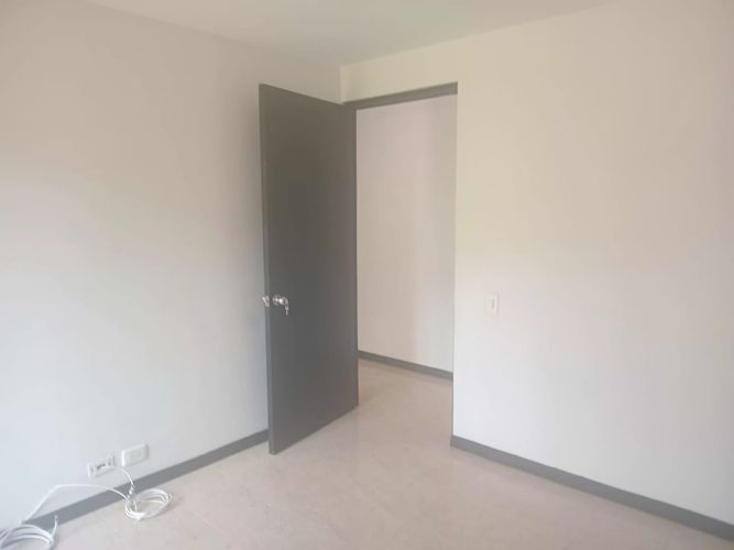 Apartamento de 3 alcobas en arriendo en Villa Santa Teresa, Envigado, 112 m² · foto 5 de 11
