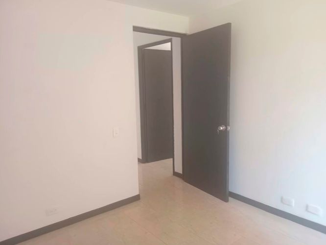 Apartamento de 3 alcobas en arriendo en Villa Santa Teresa, Envigado, 112 m² · foto 7 de 11