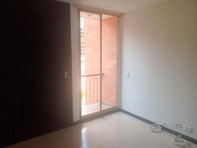 Apartamento de 3 alcobas en arriendo en Villa Santa Teresa, Envigado, 112 m² · foto 8 de 11