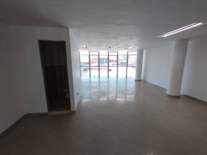 Local en arriendo en Alto Del Medio, Rionegro, 587 m² · foto 2 de 20