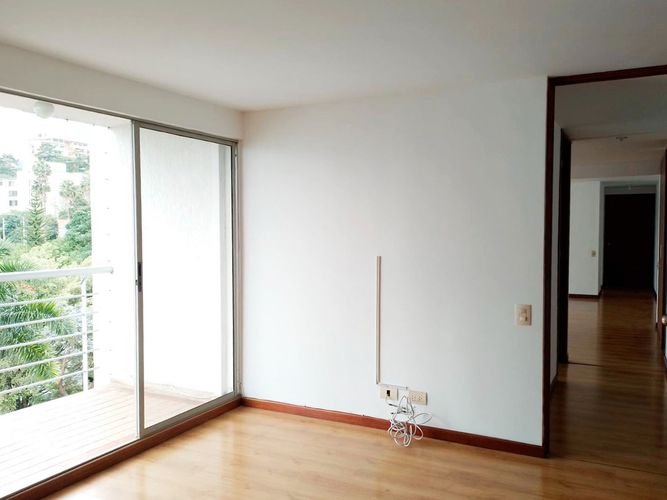 Apartamento en venta en El Poblado, Medellín · foto 2 de 15
