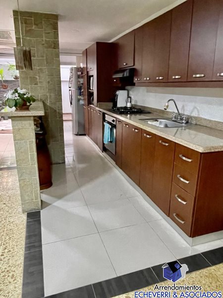 Apartamento en venta en Castropol, Medellín · foto 5 de 11