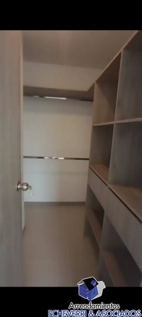 Apartamento en venta en Centro, Itagüí · foto 2 de 7