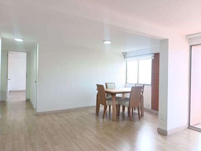 Apartamento de 2 alcobas en arriendo en El Poblado, Medellín, 96 m² · foto 4 de 18