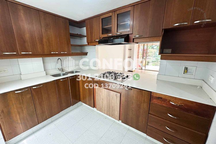 Casa de 3 alcobas en arriendo en La Calera, Medellín, 165 m² · foto 2 de 24