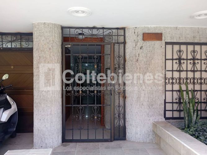 Casa de 5 alcobas en venta en Belén, Medellín, 750 m² · foto 2 de 22