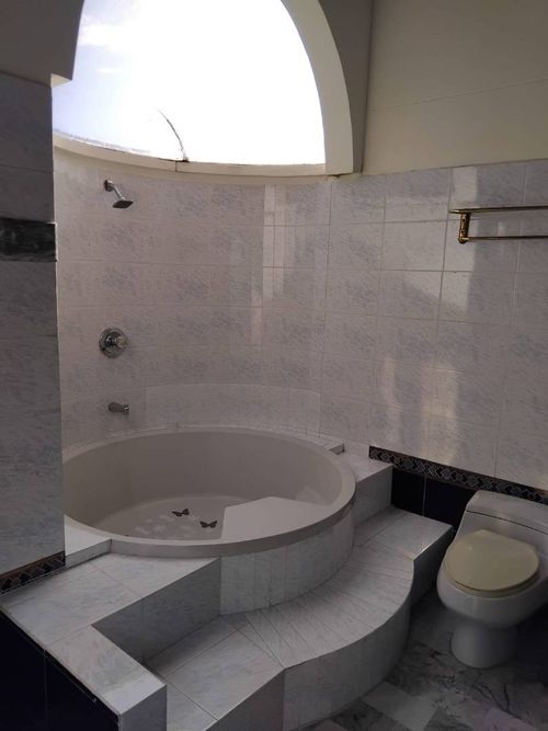 Casa de 4 alcobas en arriendo en Altos Del Poblado, Medellín, 346 m² · foto 6 de 19