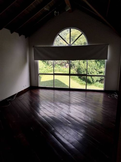 Casa de 4 alcobas en arriendo en Altos Del Poblado, Medellín, 346 m² · foto 9 de 19