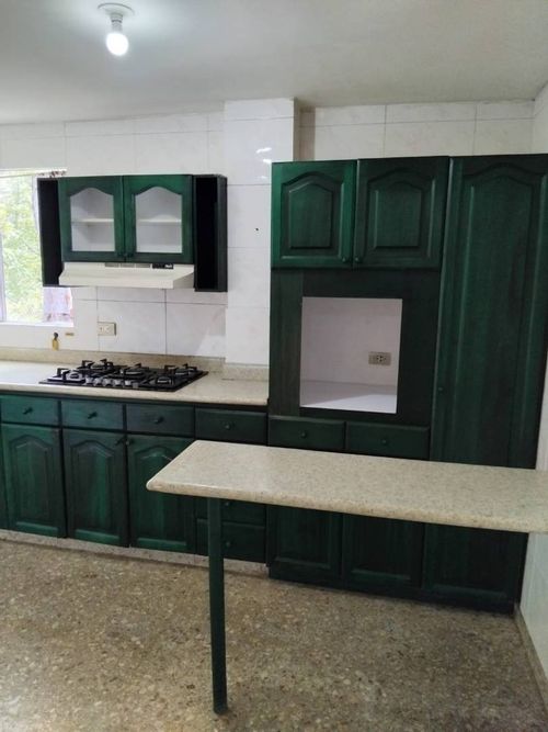 Casa de 4 alcobas en arriendo en Altos Del Poblado, Medellín, 346 m² · foto 11 de 19
