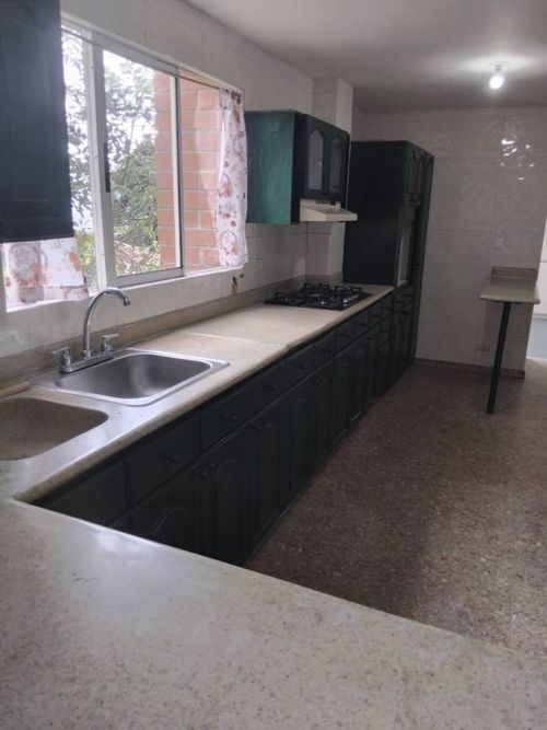 Casa de 4 alcobas en arriendo en Altos Del Poblado, Medellín, 346 m² · foto 14 de 19