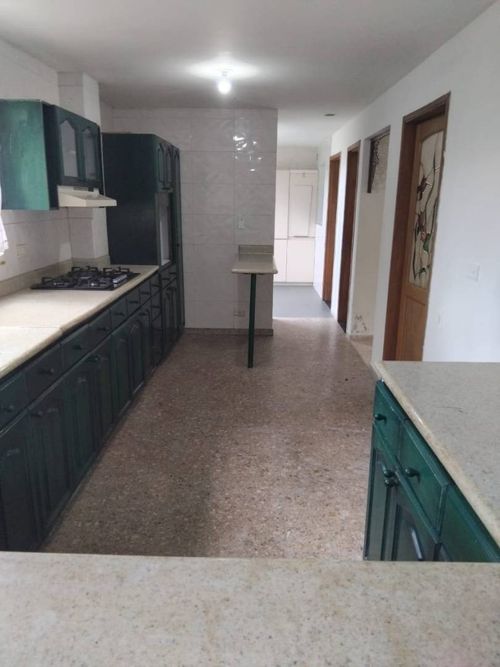 Casa de 4 alcobas en arriendo en Altos Del Poblado, Medellín, 346 m² · foto 17 de 19