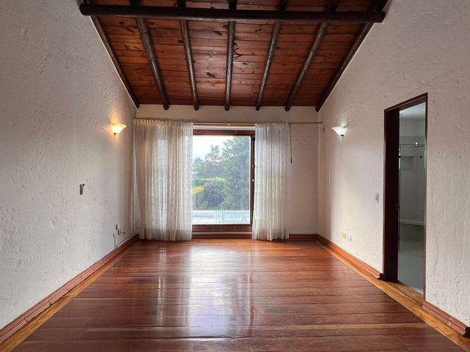 Casa de 3 alcobas en venta en Guayabito, Rionegro, 320 m² · foto 10 de 16