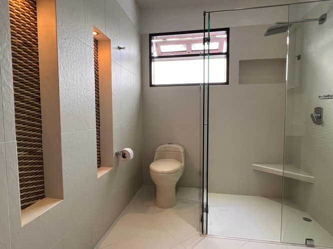 Casa de 3 alcobas en venta en Guayabito, Rionegro, 320 m² · foto 16 de 16