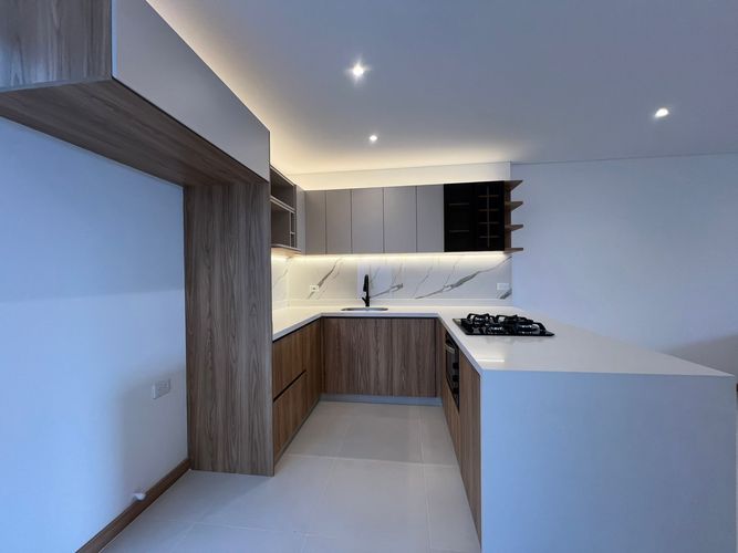 Apartamento de 2 alcobas en venta en El Poblado, Medellín, 140 m² · foto 2 de 14