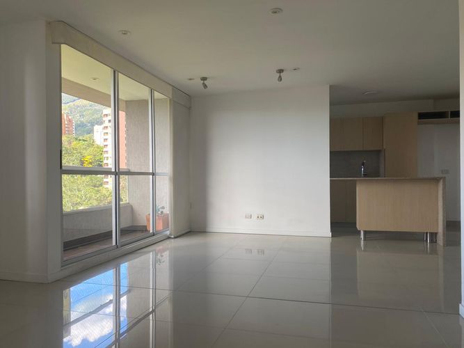 Apartamento de 2 alcobas en arriendo en Cumbres, Envigado, 79 m² · foto 2 de 18