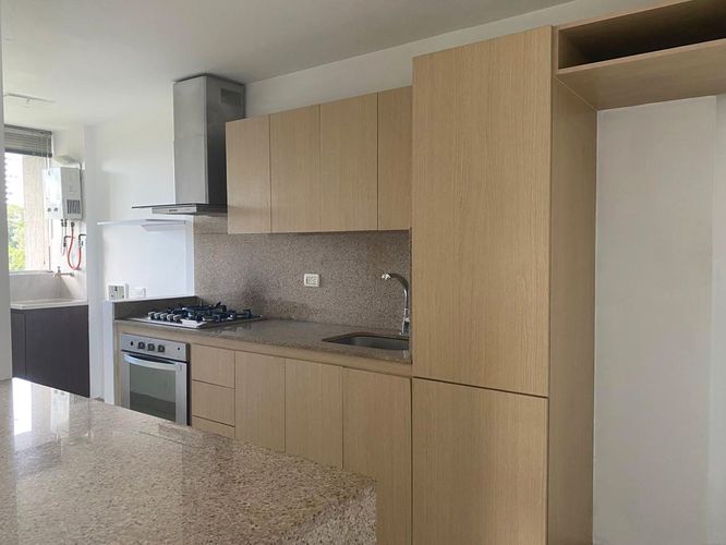 Apartamento de 2 alcobas en arriendo en Cumbres, Envigado, 79 m² · foto 9 de 18