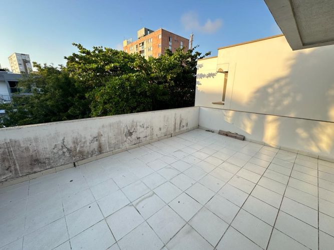 Casa de 14 alcobas en venta en Ciudad Jardin, Barranquilla, 1332 m² · foto 5 de 11