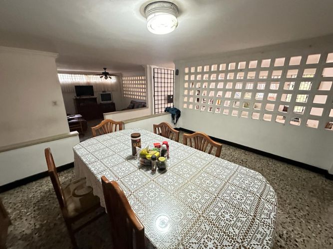 Casa de 14 alcobas en venta en Ciudad Jardin, Barranquilla, 1332 m² · foto 9 de 11