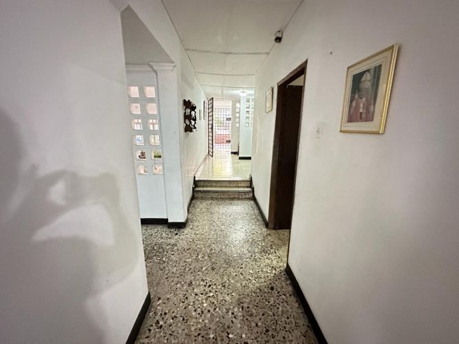 Casa de 14 alcobas en venta en Ciudad Jardin, Barranquilla, 1332 m² · foto 10 de 11