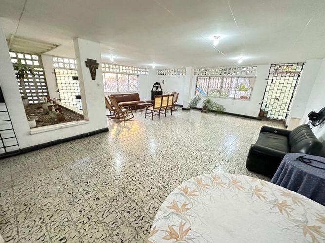 Casa de 14 alcobas en venta en Ciudad Jardin, Barranquilla, 1332 m² · foto 11 de 11