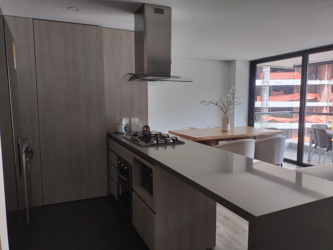 Apartamento en arriendo en El Poblado, Medellín · foto 3 de 20