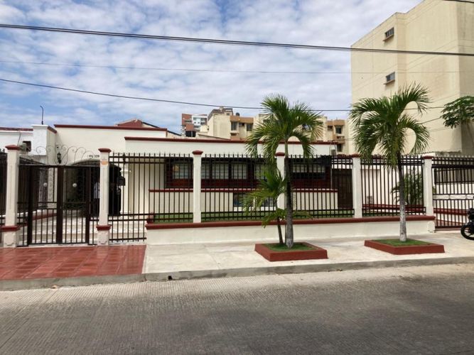 Casa de 3 alcobas en venta en Andalucia, Barranquilla, 261 m² · foto 2 de 24