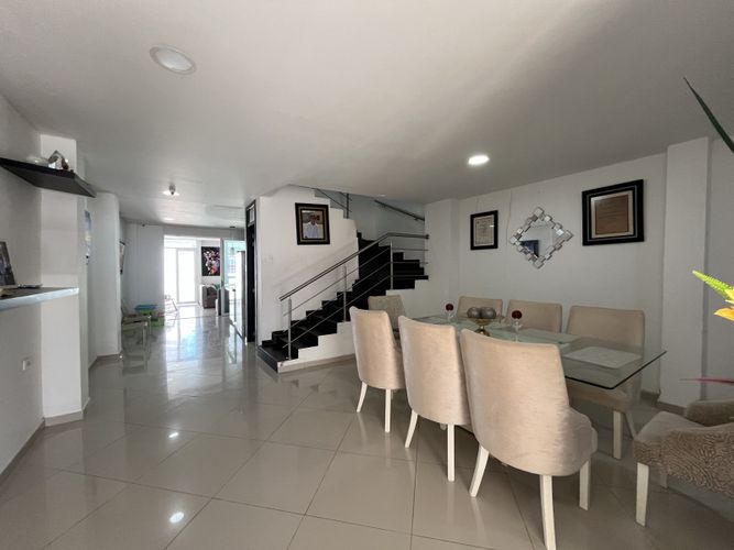Casa de 4 alcobas en venta en Costa Azul, Puerto Colombia, 330 m² · foto 2 de 21