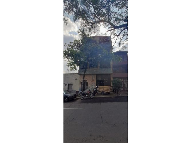 Bodega en venta en Bombona No.1, Medellín, 135 m² · foto 2 de 9