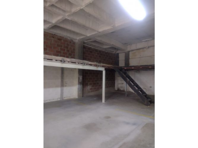 Bodega en venta en Bombona No.1, Medellín, 135 m² · foto 3 de 9