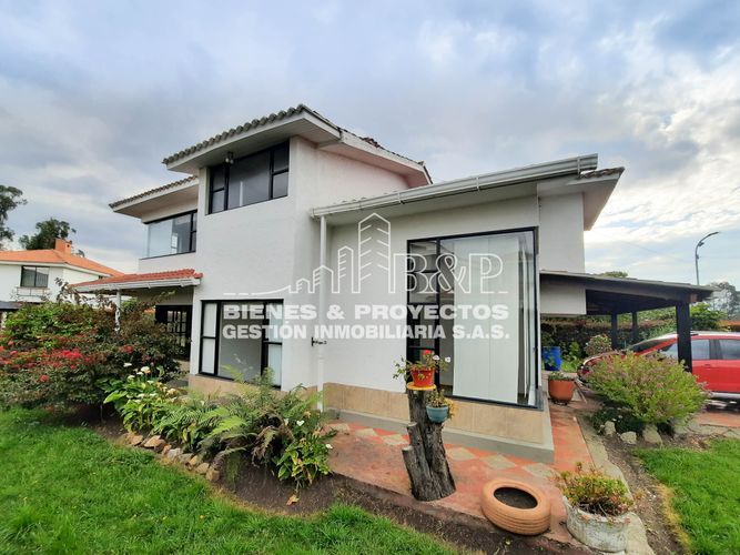Casa de 3 alcobas en venta en Pueblo Viejo, Sopó, 240 m² · foto 2 de 24