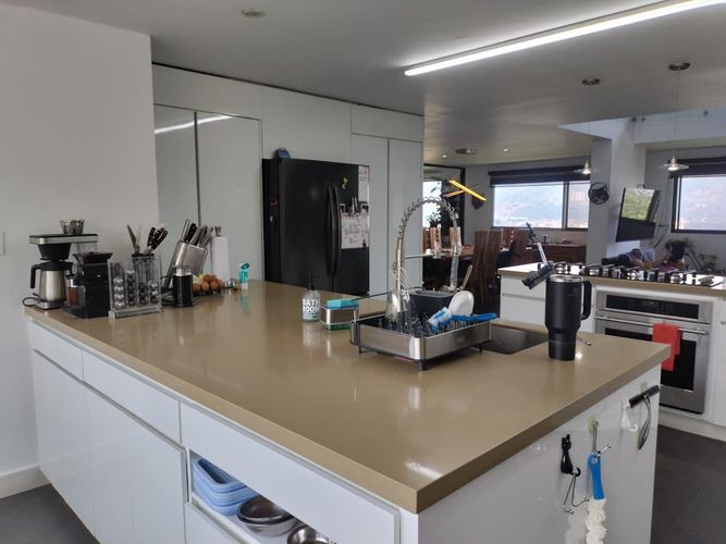 Apartamento de 4 alcobas en arriendo en El Poblado, Medellín, 315 m² · foto 8 de 20