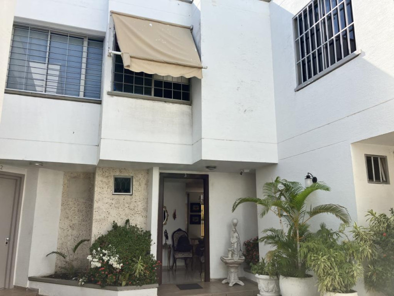 Casa en venta en Altos De Riomar, Barranquilla · foto 2 de 24