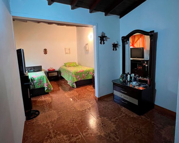 Casa de 4 alcobas en venta en La Gloria, Medellín, 225 m² · foto 11 de 17