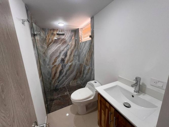 Apartamento de 3 alcobas en arriendo en Loma De Las Brujas, Medellín, 300 m² · foto 8 de 20