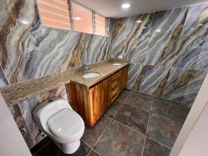 Apartamento de 3 alcobas en arriendo en Loma De Las Brujas, Medellín, 300 m² · foto 18 de 20