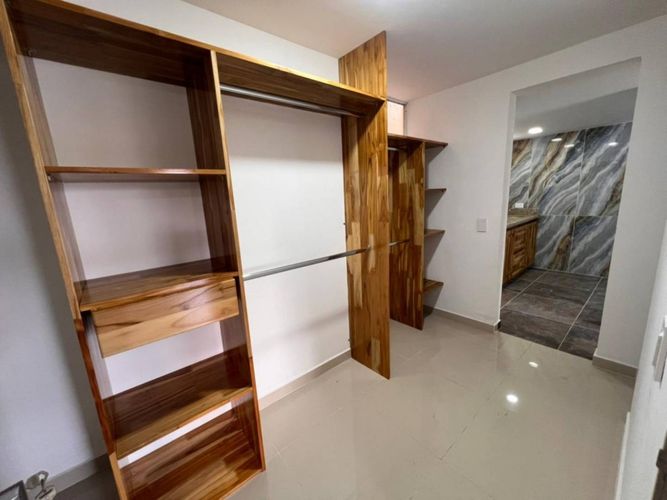 Apartamento de 3 alcobas en arriendo en Loma De Las Brujas, Medellín, 300 m² · foto 19 de 20