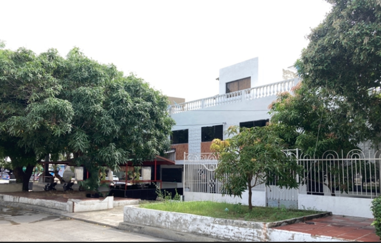 Casa de 20 alcobas en venta en Ciudad Jardin, Barranquilla, 1330 m² · foto 1 de 9