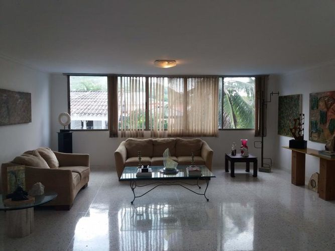 Casa de 3 alcobas en venta en Pradomar, Puerto Colombia, 320 m² · foto 2 de 7