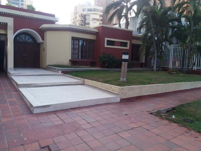 Casa de 3 alcobas en venta en Altos Del Prado, Barranquilla, 400 m² · foto 10 de 15