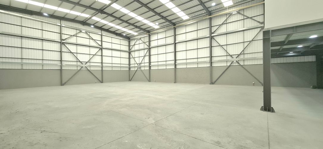 Bodega en arriendo en Zona Industrial, Cali, 1000 m² · foto 2 de 9