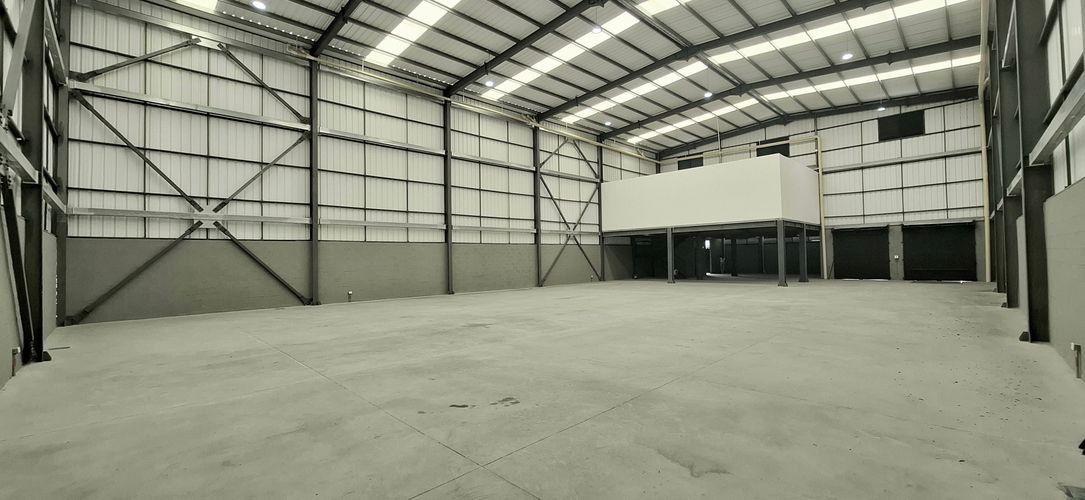 Bodega en arriendo en Zona Industrial, Cali, 1000 m² · foto 3 de 9