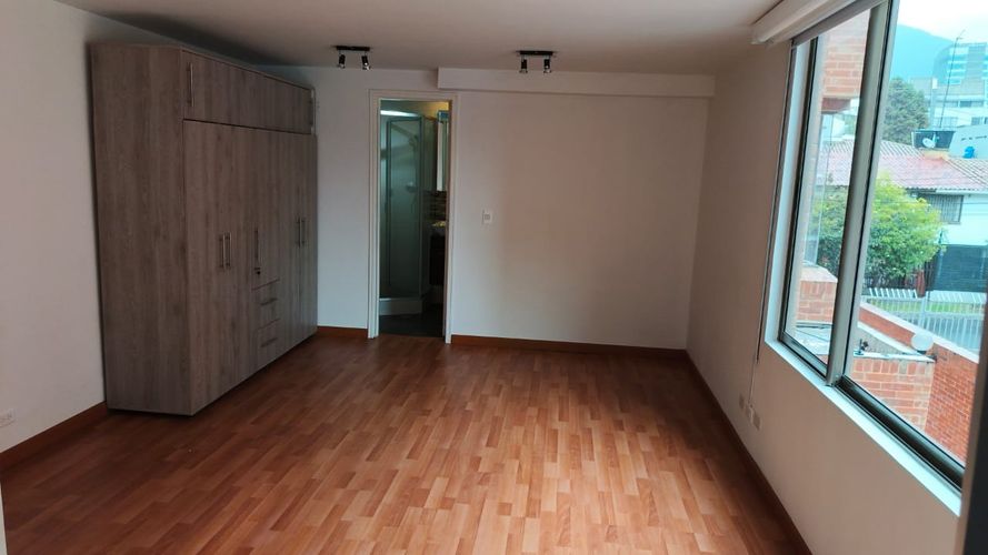Apartaestudio en venta en Santa Barbara, Bogotá, 33 m² · foto 12 de 24